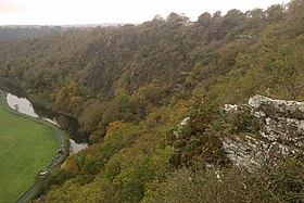 Vue depuis le belvédère près du sommet, vers l'ouest.