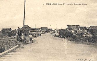 Vue du village en reconstruction en 1920.