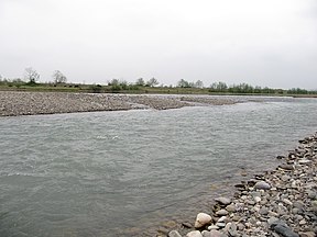 Upė Rešto apylinkėse