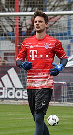 Ulreich with Bayern Munich in 2017 Sven Ulreich Training 2017-03 FC Bayern Muenchen-3.jpg