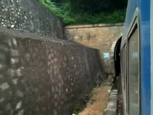 Файл: Vietnam Rail Tunnel.ogv