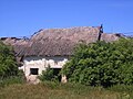 Az egykori istálló romjai