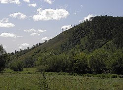 Een van de heuvels nabij de profylactische kliniek
