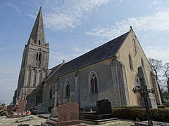 La façade nord et le clocher de l'église Notre-Dame.