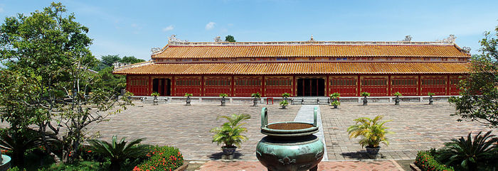 Een panorama van de Thế Miếu-tempel in Hué