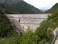 La diga di Ponte Cola del lago vista dal lato esterno