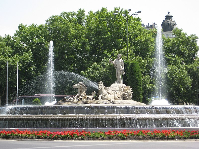 File:Fuente de Neptuno (Madrid) 08.jpg