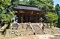 前方部墳頂の八幡神社