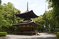 石山寺的多宝塔，位于滋贺县大津市，1194年建造