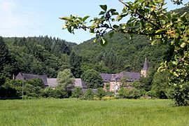 Das Kloster im Flaumbachtal