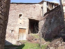 Un altre portal interior del poble
