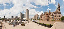 Nathan Phillips square - Toronto.jpg