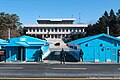 大韓民国側から望む板門閣。2012年12月。