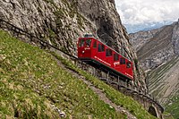 Pilatus railway train.jpg