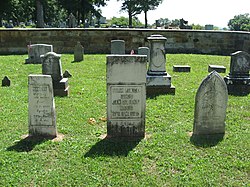 Renick family graves in Grandview Cemetery.jpg