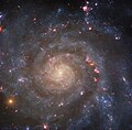 Mithilfe des Hubble-Weltraumteleskops wurde die Galaxie hochaufgelöst abgebildet