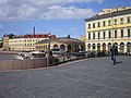 Vue du Marché rond à partir du pont des Trois Arcs