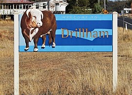 Добро пожаловать в Drillham sign September 2019.jpg