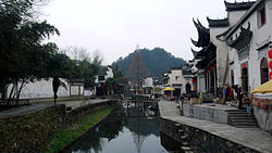 龍川村