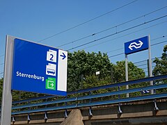 Dordrecht, Wegweiser am Bahnhof Dordrecht Zuid