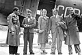 Keßler, à droite, alors président de la FDJ, de retour d'une délégation à Moscou en 1947. À ses côtés, Erich Honecker et Edith Baumann.