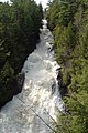 Une des chutes du Parc des Chutes-de-Sainte-Ursule à la crue printanière (2008)