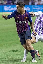 Coutinho playing for Barcelona in 2018 Coutinho vs Valladolid.jpg