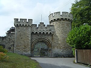 Ворота замка