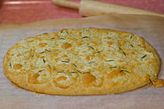 Focaccia dengan rosemary dan keju