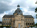 L'hôpital d'Hautefort et la façade ouest de l'église