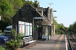 King's Nympton railway station in 2007.jpg