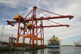 Мельбурн - swanston-dock-container-cran.jpg