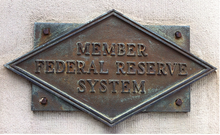 Réserve fédérale membre plaque.png