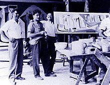 Ary Garcia Rosa à esq. e Burle Marx ao centro em pintura do painel - 1954