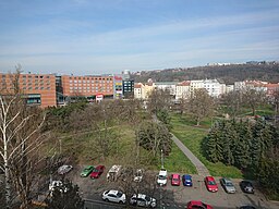 Pohled na náměstí ze čtvrtého patra Gymnázia Špitálská