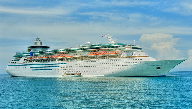 800px-RCI_Sovereign_of_the_Seas_%28cropped%29.jpg