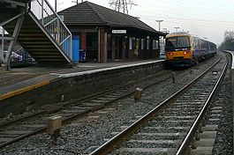 Thatcham railway station up platform in 2009.jpg