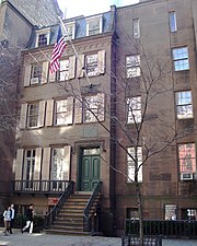 Roosevelt's birthplace at 28 East 20th Street in Manhattan, New York City Theodore Roosevelt Birthplace from west.jpg