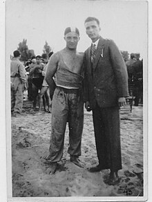טיבור שיין (משמאל) כשחיין בקבוצת מכבי הונגריה, 1931.
