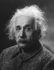 آلبرت اینشتین در سال ۱۹۴۷