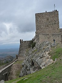 Բերդի աշտարակներից մեկը