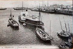 Cherbourg l'entrée du Port