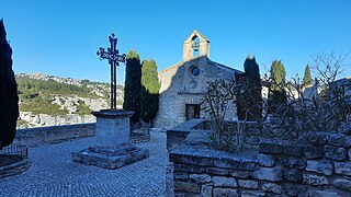 Croix sur la place St Vincent.