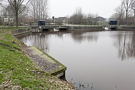 De Veene-leiding loopt hier over in de Linderbeek - Vroomshoop