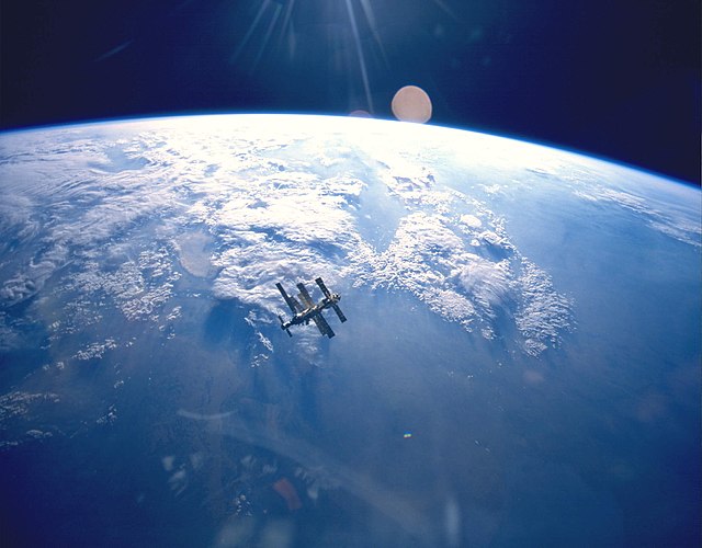 Совјетска свемирска станица Мир, активна у периоду 1986 - 2001.
