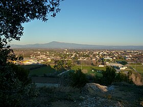 Vue générale d'Entraigues-sur-la-Sorgue en décembre