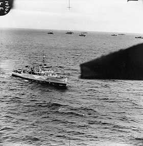 Британський шлюп «Сендвіч» під час супроводження конвою суден. Атлантика