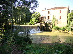 Barrage et moulin sur la Petite Baïse.