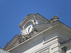 Fronton de l'ancien marché couvert.