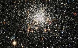 ハッブル宇宙望遠鏡 (HST)で撮影したNGC 1806 Credit: ESA/Hubble & NASA